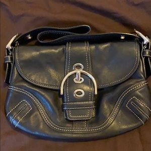 ✨✨Coach Leather Buckle Handbag 👜 Black
